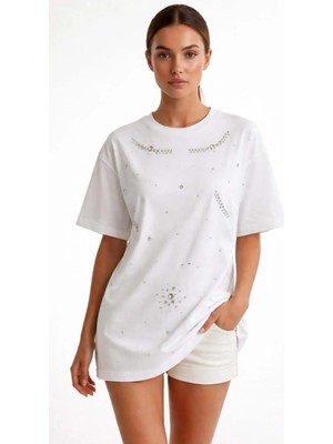 Pazen Moda Kadın Desenli Zımba Detaylı Bisiklet Yaka Oversize T-Shirt Geniş Kalıp Tişört