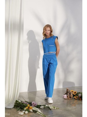 Naar Kadın Relaxed Fit Bisiklet Yaka Crop Kolsuz Bluz Dokuma Pamuklu Kumaş