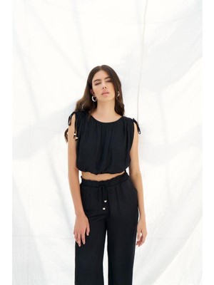 Naar Kadın Pamuklu Loose Fit Bisiklet Yaka Crop Bluz Omuz Bağlama Detaylı