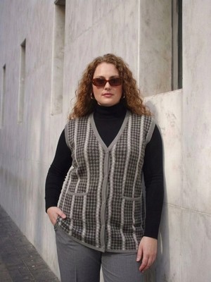 Onno Style Büyük Beden Kazayağı Desen Renkli Çelik Örgü Triko Kadın Yelek
