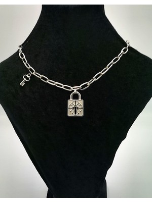 Monalisa Home Gümüş Zincir Kilit Figürlü Kolye