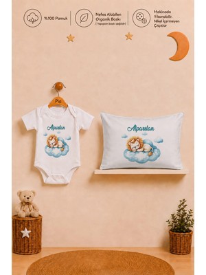 Pia Baby Isme Özel Kısa Kollu Erkek Bebek Body Zıbın ve 35X45 Yastık Kılıfı %100 Pamuk Organik Baskılı Bebek Hediyesi