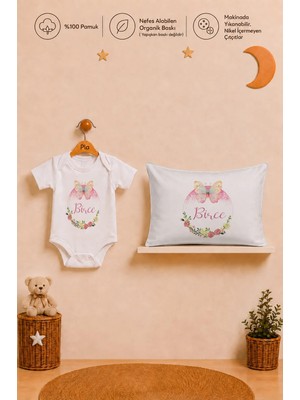 Pia Baby Isme Özel Kısa Kollu Kız Bebek Body Zıbın ve 35X45 cm Yastık Kılıfı %100 Pamuk Organik Baskılı Bebek Hediyesi