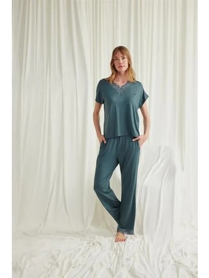 Esranın Dünyası Kısa Kollu V Yakalı Dantelli Pijama Takımı