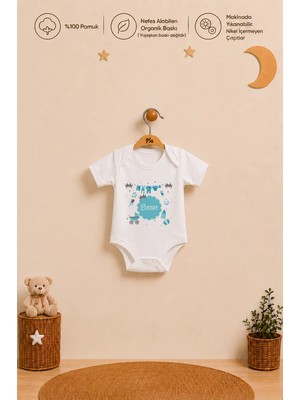 Pia Baby %100 Pamuk Isme Özel Erkek Bebek Kısa Kollu Alttan Çıtçıtlı Body Zıbın Organik Baskılı Bebek Hediyesi