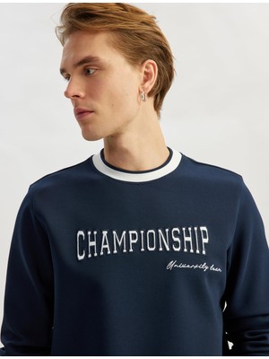 Vionna Bisiklet Yaka Pamuk Karışımlı Şerit Detaylı Slogan Baskılı Sweatshirt