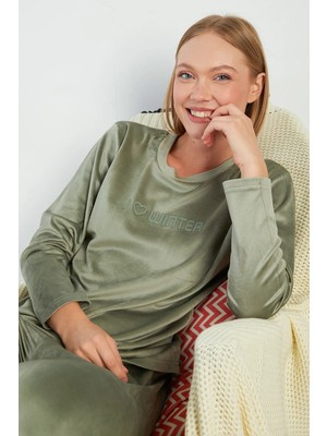 FullaModa I Love Winter Kabartma Baskılı Kadife Pijama Takımı