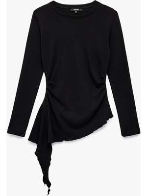 Koton Pamuklu Bisiklet Yaka Uzun Kollu Slim Fit Drapeli Asimetrik Bluz