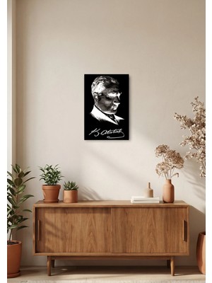 Atatürk Imzalı Siyah Beyaz Dekoratif Tablo – Ahşap & Metal Duvar Tablosu | Modern & Minimal Tasarım
