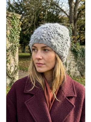 Emybox El Örgüsü Siyah Kadın Bere Tığ Işi Çiçek Motifli Bohem Kışlık Şapka - Vintage Stil Yumuşak Örgü Bere Modeli