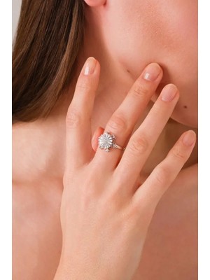 Ricco Jewellery 14 K White Gold Kaplama 925 Ayar Gümüş Papatya Döner Yüzük