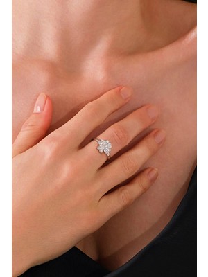 Ricco Jewellery 14 K White Gold Kaplama 925 Ayar Gümüş Sedefli Yonca Döner Yüzük