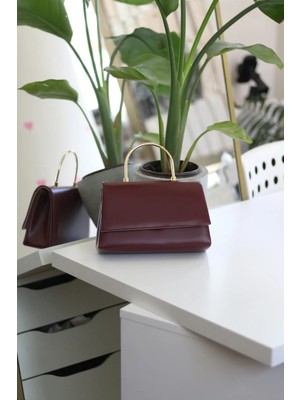 Moom Bag Kadın Bordo Deri Metal Sap Detaylı El & Omuz Çantası