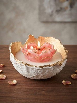 Tolu Rafine Soya Wax Mum Vanilya Kokulu Dekoratif Kase Şakayıklı Altın Detaylı Hediyelik Dekor Ölçüleri Çap-Boy 13*8 cm