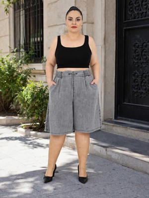 Zanessi Fashion Büyük Beden Beli Lastikli Bağcıklı Bol Kesim Tensel Kumaş Denim Kadın Şort