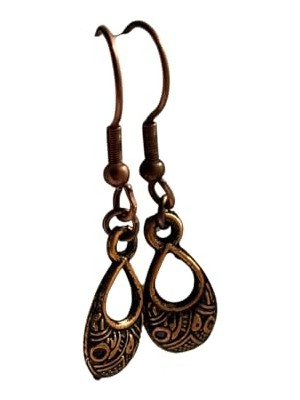 Kadın Küpesi – Zamak Kaplama Koyu Bakır Tonlu Sallantılı Küpe, Damla Motifli – Minimalist, Bohem ve Otantik Vintage Takı