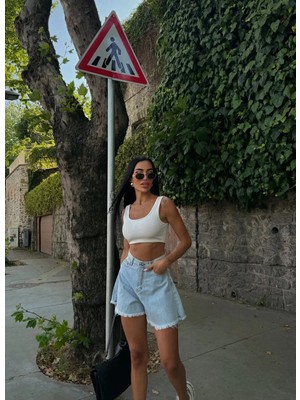Caddebostan Moda Yüksek Bel Geniş Paça Püsküllü Denim Şort