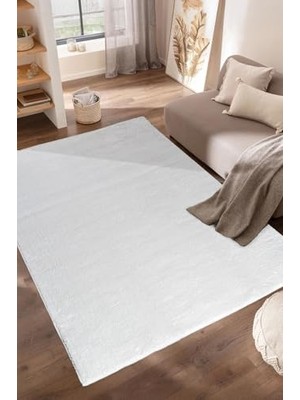 Defne Store Kaymaz Tabanlı Düz Krem Peluş Halı – Yumuşak, Makinede Yıkanabilir, Modern Halı – 11 Farklı Ölçü Seçeneğiyle (150X230 Cm)