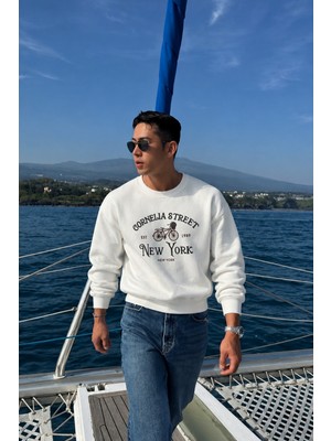 Tarz Cool Erkek Organik Pamuklu Yumuşacık Baskı Detaylı Bisiklet Yaka Içi Polarlı Sweatshirt