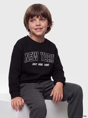Lc Waikiki Yeni Sezon Siyah New York Baskılı Erkek Çocuk Sweatshirt