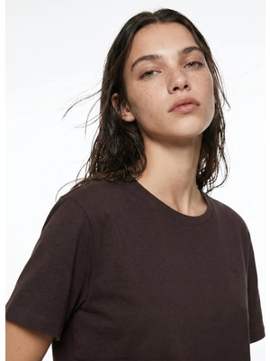 Mustang Kahverengi Kadın Bisiklet Yaka Relaxed Fit %100 Pamuk T-Shirt M4WL-TST-1903