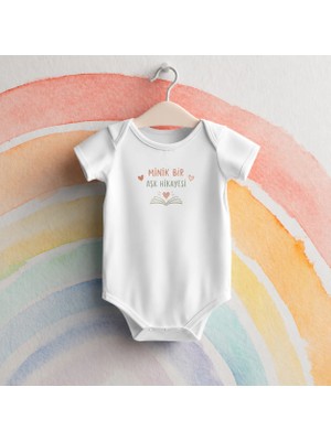 Igigi Collection Igıgı Collection Minik Bir Aşk Hikayesi Baskılı %100 Pamuk Kısa Kollu Beyaz Unisex Bebek Zıbın