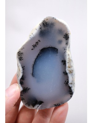 Healcrystal Gök Mavi Dendritik Opal Dilimi - Saydam Mavi Çekirdek ile Ağaç Şeklinde Siyah Dendritler, 142G