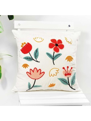 45X45 cm Beyaz Punch Nakışlı Kırlent Kılıfı – Bohem Tarzı Dekoratif Yastık Kılıfı