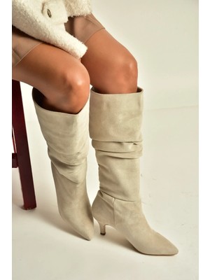 Fox Shoes Z965170402 Bej Süet Ince Topuklu Büzgülü Kadın Çizme