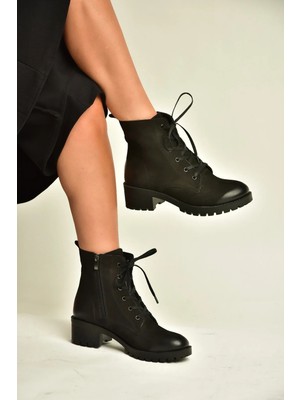 Fox Shoes R555054101 Siyah Hakiki Deri Nubuk Alçak Tabanlı Kadın Postal Bot