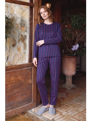 FullaModa Çizgili Bisiklet Yaka Süet Pijama Takımı