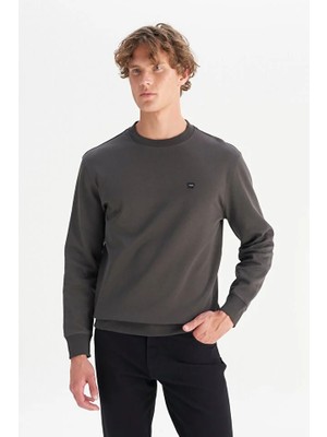 Wrangler Erkek Patch Logo Sweatshirt GW252025533W