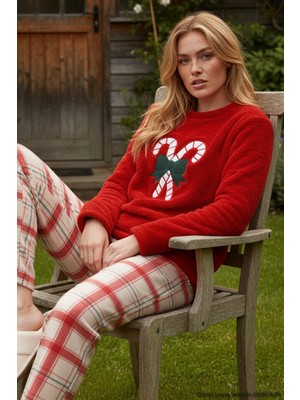 Siyah İnci Kırmızı Nakışlı Yılbaşı Temalı Üst Wellsoft Alt Polar Kışlık Örme Pijama Takım 26221717