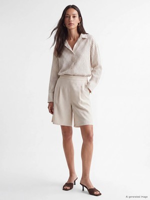 Lc Waikiki Yeni Sezon Gri Beli Lastikli Kadın Pileli Şort