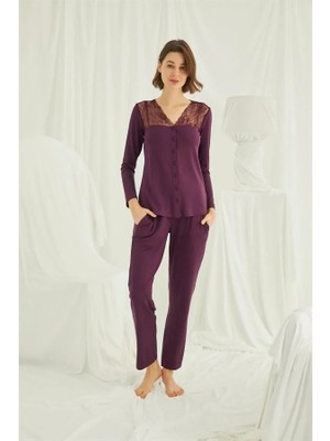 Meks Yakası Omzu ve Paçası Dantelli Boydan Düğmeli Pijama Takımı