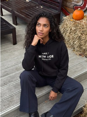 Juuuj Siyah Pamuklu Karışımlı Kapüşonlu Düşük Omuz Oversize Kanguru Cepli Sweatshirt
