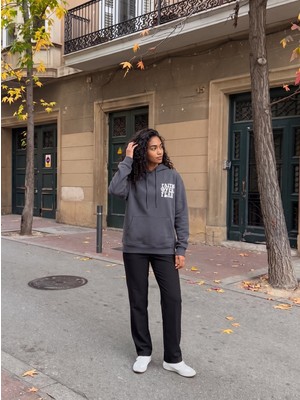 Juuuj Antrasit Pamuklu Kumaş Kapüşonlu Yaka Oversize Form Kanguru Cepli Baskı Detaylı Sweatshirt