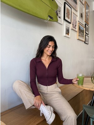 Juuuj Bordo Fitilli Kaşkorse Kumaş Polo Yaka Uzun Kollu Fermuar Detaylı Dar Kesim Crop Bluz