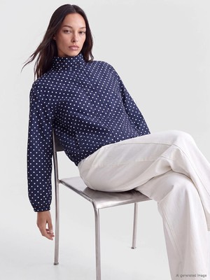 Lc Waikiki Yeni Sezon Lacivert Dik Yaka Puantiyeli Oversize Kadın Mont