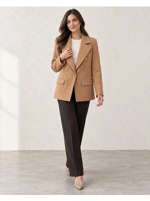 Nazzain Geniş Yakalı Blazer Ceket
