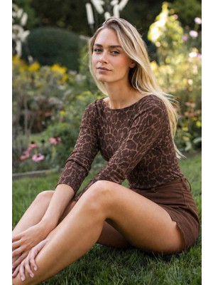 Mixray 2254 Kadın Leopar Desenli Kayık Yaka Uzun Kollu Bluz Kahve