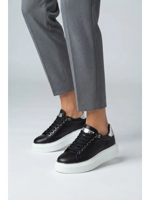 Labrona Kadın Yüksek Tabanlı Bağcıklı Ortopedik Taban Yürüyüş Ayakkabısı Sneakers