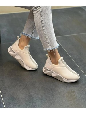 Labrona Kadın Günlük Taşlı Şerit Detaylı Yürüyüş Ayakkabısı Sneaker