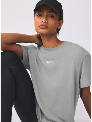 Nike One Relaxed Dri-Fit Kadın Gri Tişört