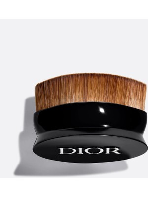 Dior Kabuki Brush N°18