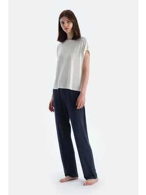 Dagi Off-White Drop Shoulder Stitch Detail Viscose T-Shirt And Pants Pajama Set