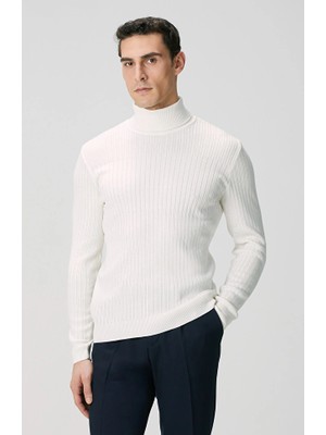 Network Off-White Turtleneck Knit Sweater