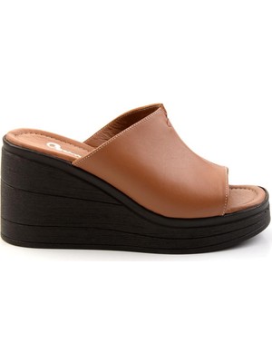 Bambi Tan Genuine Leather Women's Slippers K04040012603