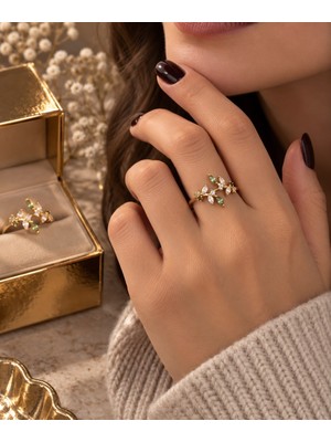 Ayen Accessories Kadın Gold Renk Yeşil Taşlı Çiçek Figürlü Yüzük – Zirkon Taşlı Zarif Şık Yüzük