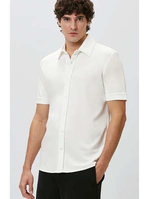 Network Slim Fit Off-White Short Sleeve Knit Shirt